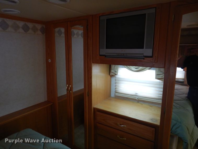 image for item DJ8842 2003 Newmar Mountain Aire  RV