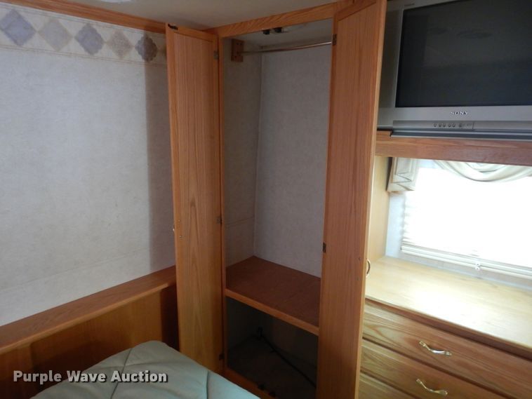 image for item DJ8842 2003 Newmar Mountain Aire  RV