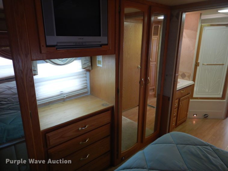 image for item DJ8842 2003 Newmar Mountain Aire  RV