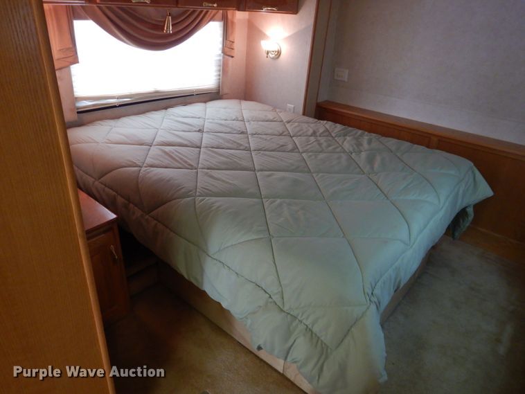 image for item DJ8842 2003 Newmar Mountain Aire  RV