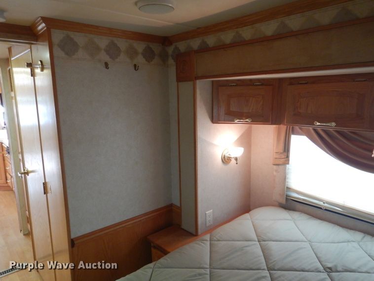 image for item DJ8842 2003 Newmar Mountain Aire  RV