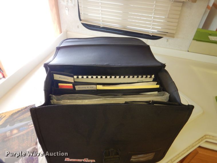 image for item DJ8842 2003 Newmar Mountain Aire  RV