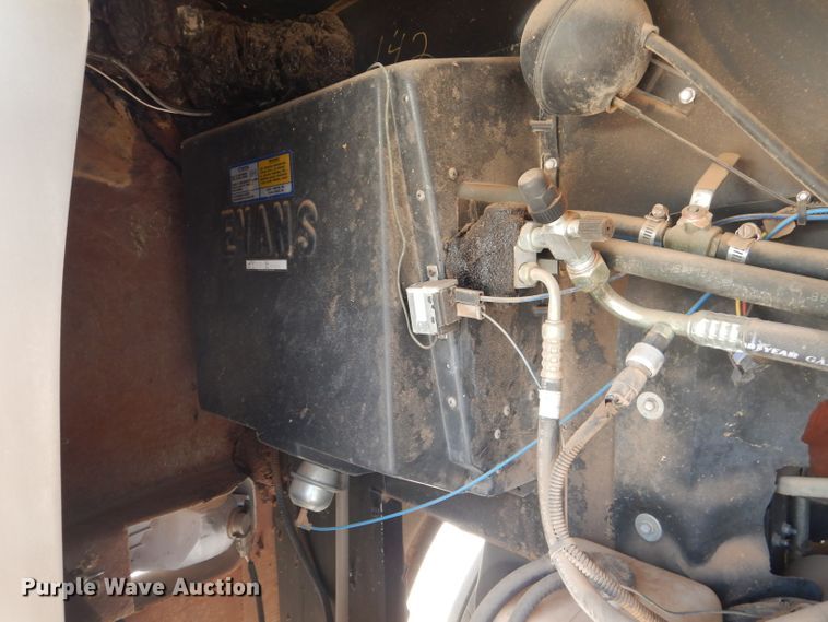 image for item DJ8842 2003 Newmar Mountain Aire  RV