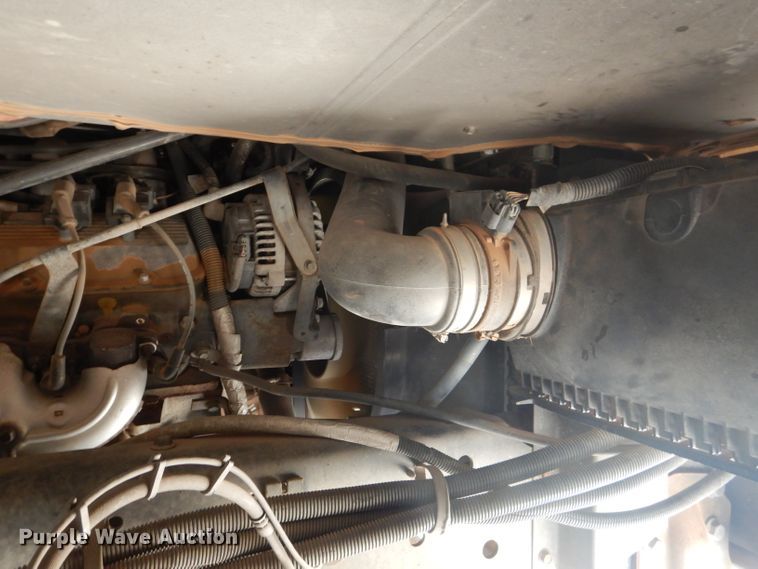 image for item DJ8842 2003 Newmar Mountain Aire  RV