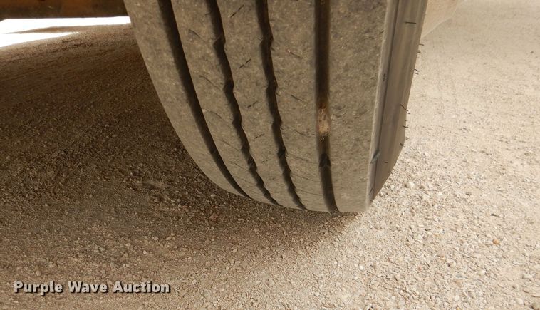 image for item DJ8842 2003 Newmar Mountain Aire  RV