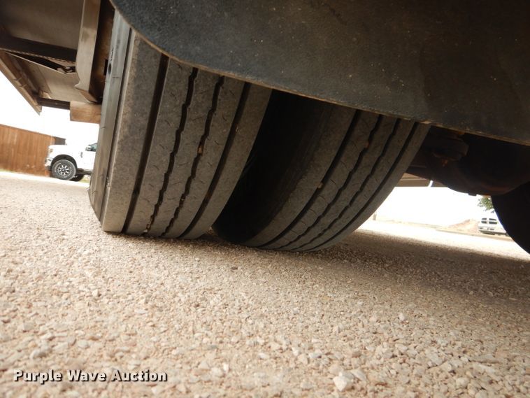 image for item DJ8842 2003 Newmar Mountain Aire  RV