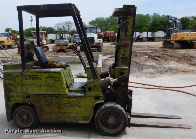 image for item DK5626 Clark  forklift