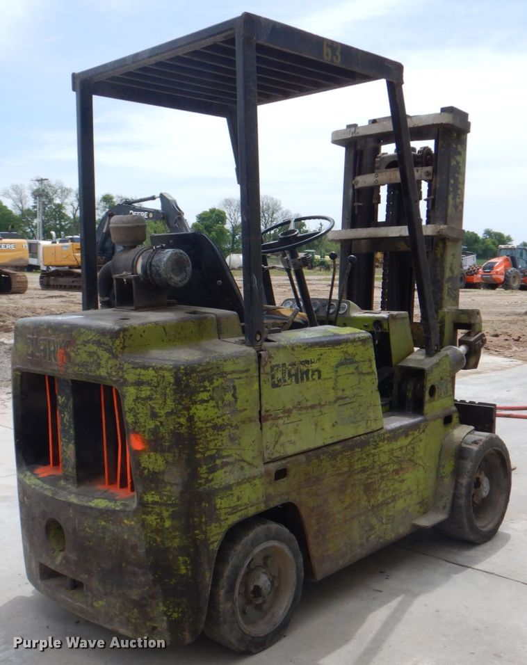 image for item DK5626 Clark  forklift