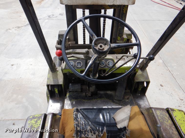 image for item DK5626 Clark  forklift