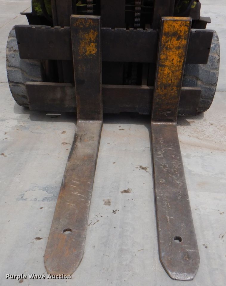 image for item DK5626 Clark  forklift