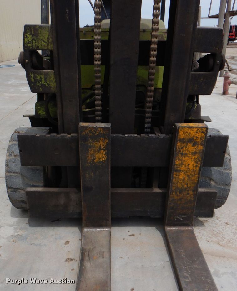 image for item DK5626 Clark  forklift