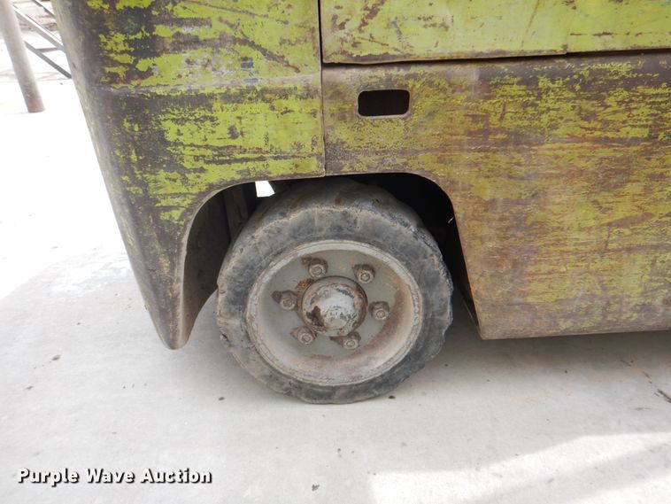 image for item DK5626 Clark  forklift