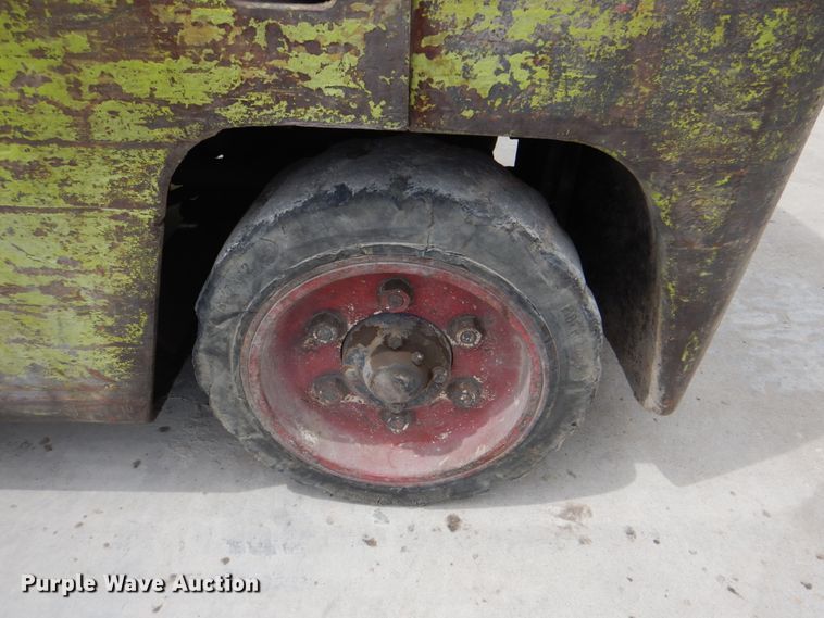 image for item DK5626 Clark  forklift