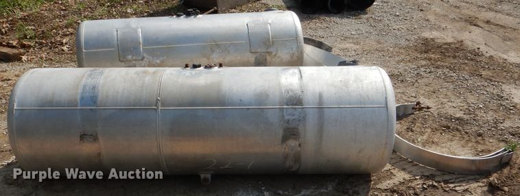 image for item DL8029 (2) Peterbilt fuel tanks