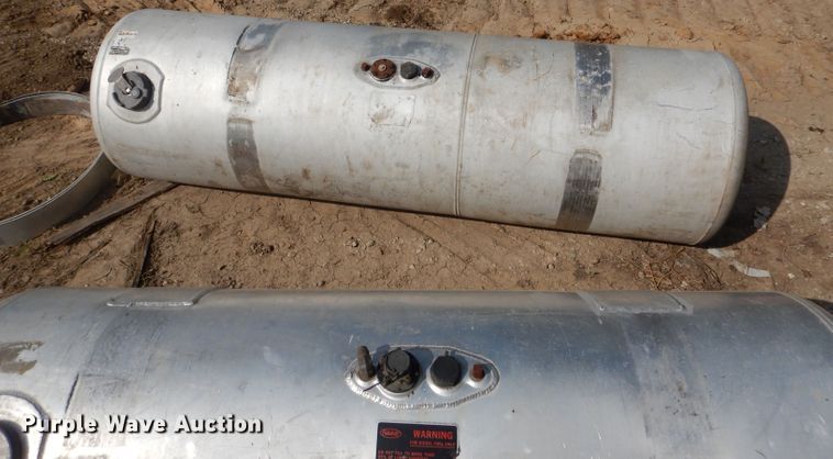 image for item DL8029 (2) Peterbilt fuel tanks