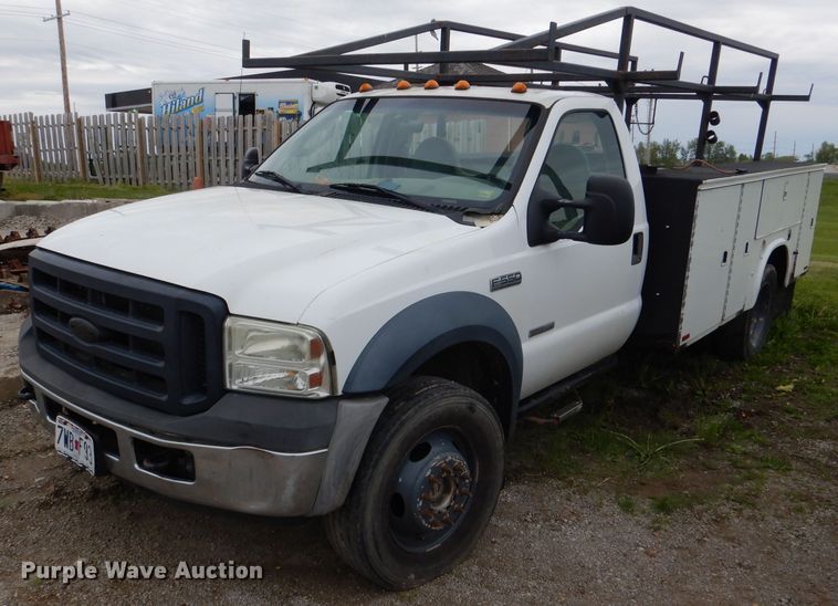 image for item DL8042 2006 Ford F550 Super Duty XL  utility / service truck