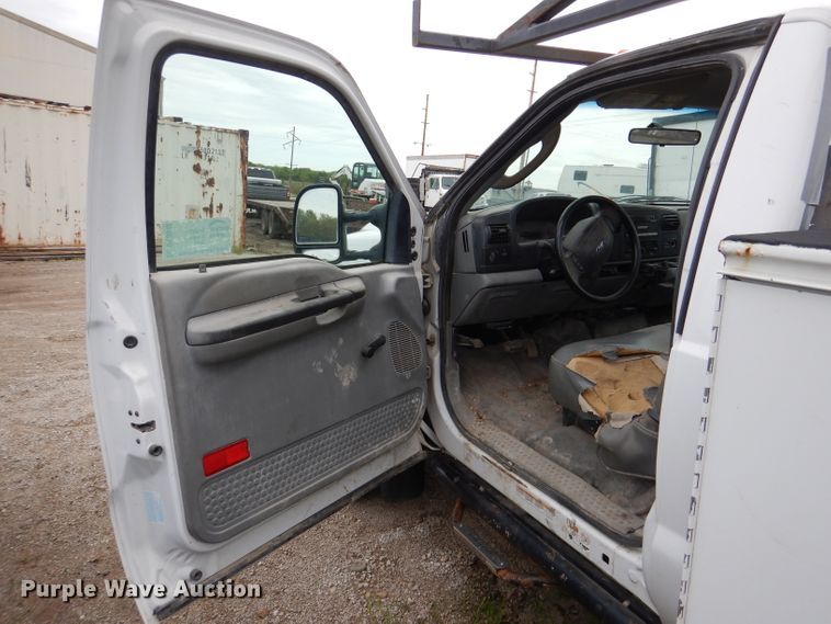 image for item DL8042 2006 Ford F550 Super Duty XL  utility / service truck