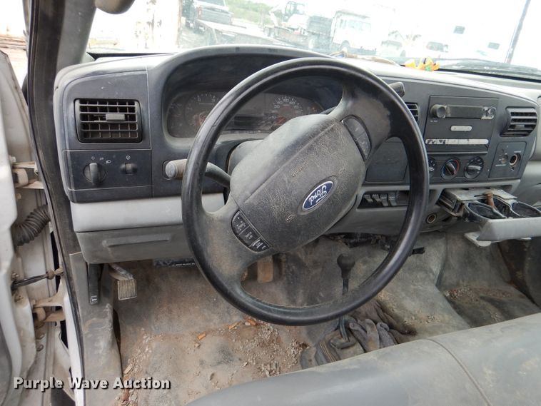 image for item DL8042 2006 Ford F550 Super Duty XL  utility / service truck