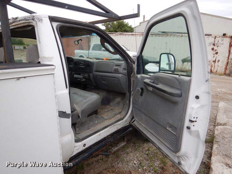 image for item DL8042 2006 Ford F550 Super Duty XL  utility / service truck