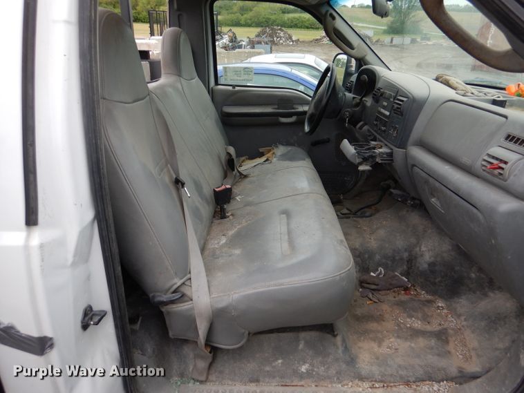 image for item DL8042 2006 Ford F550 Super Duty XL  utility / service truck