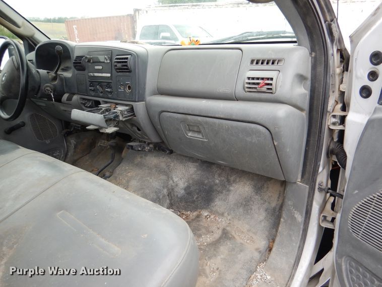 image for item DL8042 2006 Ford F550 Super Duty XL  utility / service truck