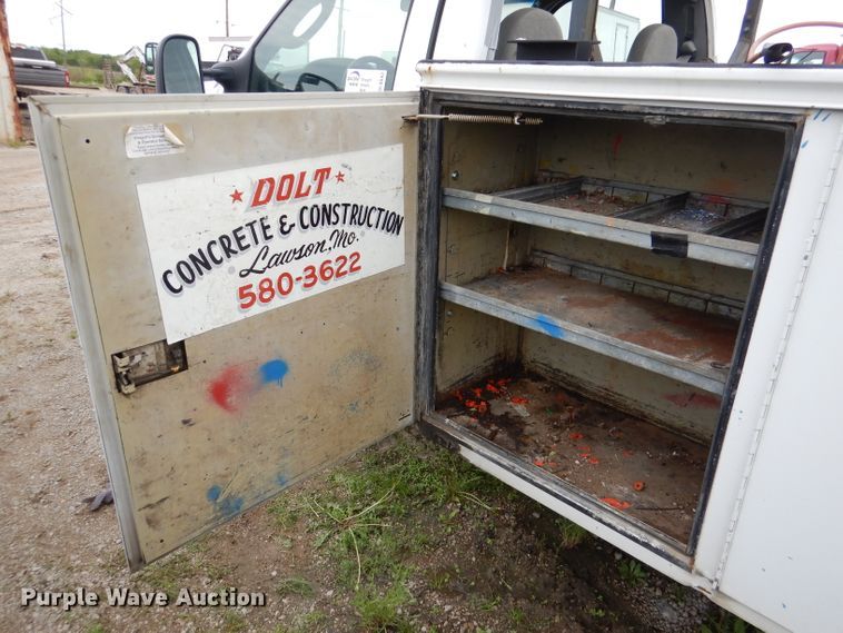 image for item DL8042 2006 Ford F550 Super Duty XL  utility / service truck