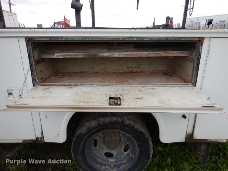 image for item DL8042 2006 Ford F550 Super Duty XL  utility / service truck