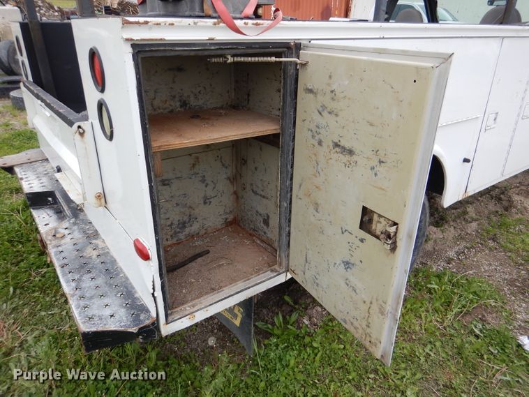 image for item DL8042 2006 Ford F550 Super Duty XL  utility / service truck