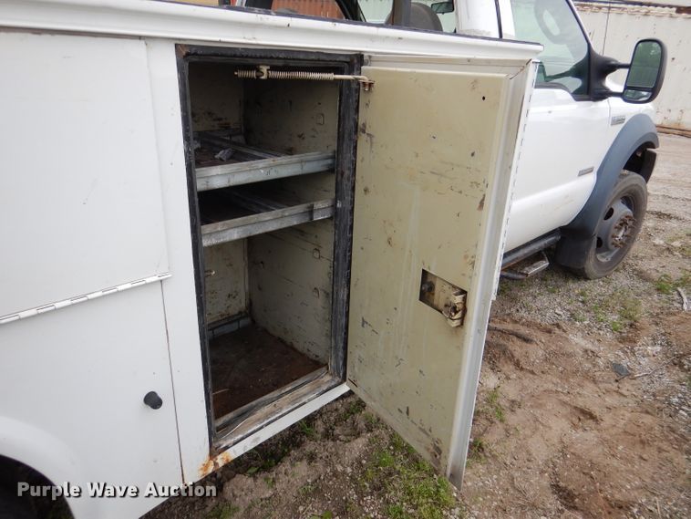 image for item DL8042 2006 Ford F550 Super Duty XL  utility / service truck