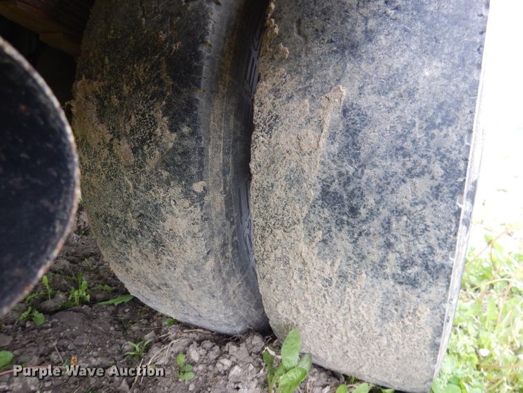 image for item DL8042 2006 Ford F550 Super Duty XL  utility / service truck