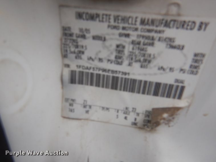 image for item DL8042 2006 Ford F550 Super Duty XL  utility / service truck