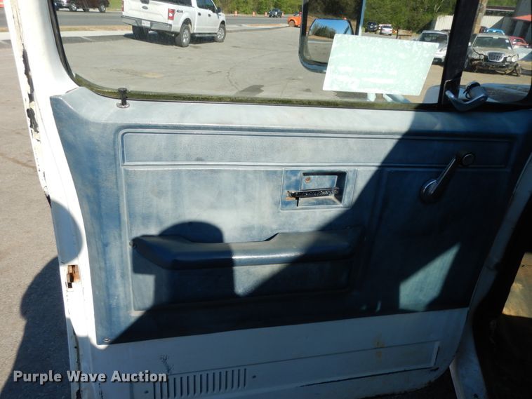 image for item DM2900 1988 Chevrolet C3500  bucket truck