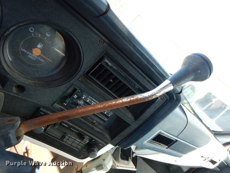 image for item DM2900 1988 Chevrolet C3500  bucket truck