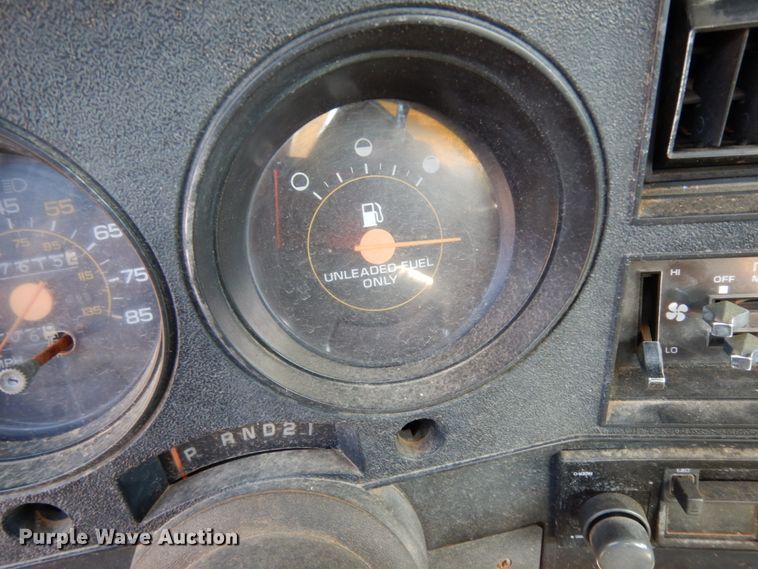 image for item DM2900 1988 Chevrolet C3500  bucket truck