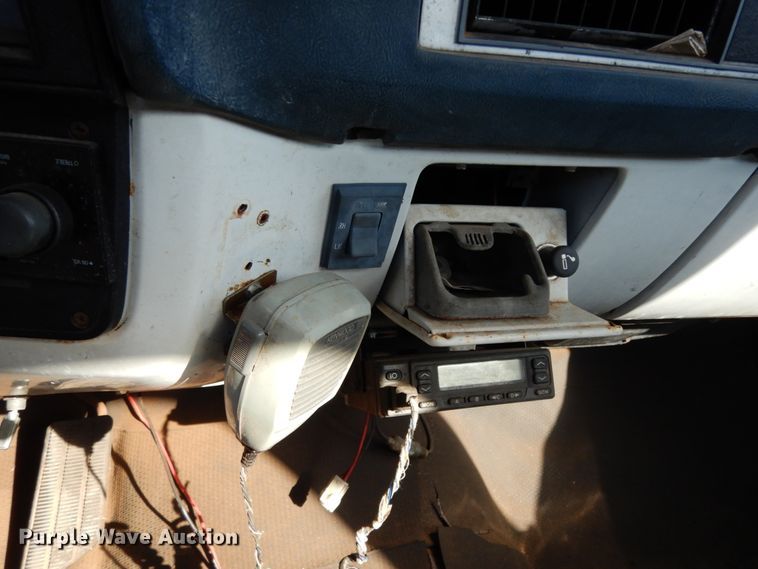 image for item DM2900 1988 Chevrolet C3500  bucket truck