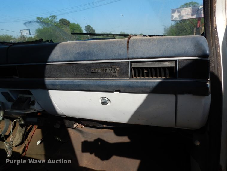 image for item DM2900 1988 Chevrolet C3500  bucket truck