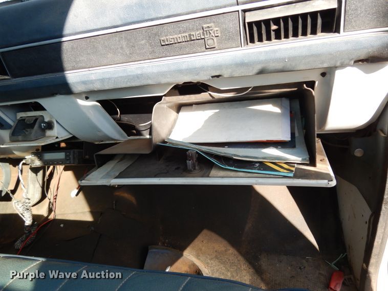 image for item DM2900 1988 Chevrolet C3500  bucket truck