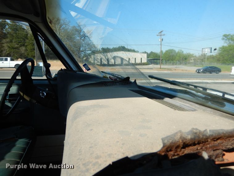 image for item DM2900 1988 Chevrolet C3500  bucket truck