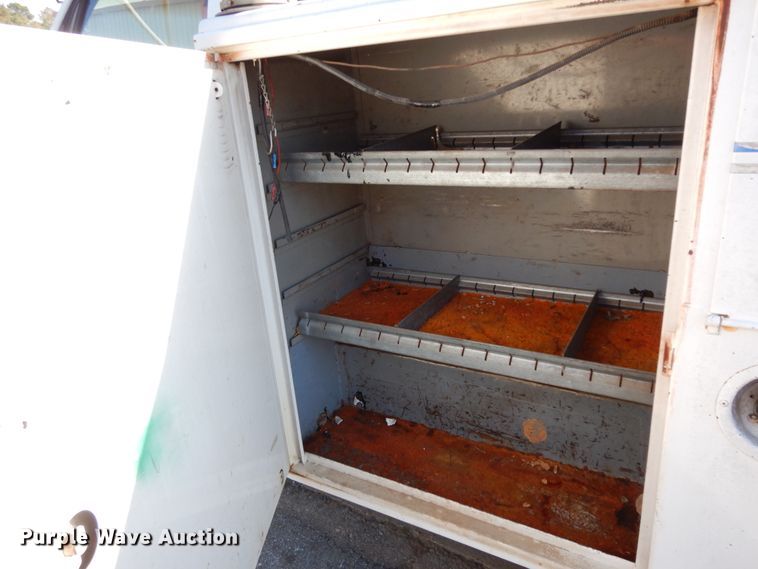 image for item DM2900 1988 Chevrolet C3500  bucket truck