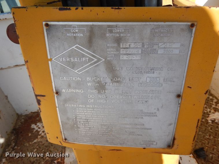 image for item DM2900 1988 Chevrolet C3500  bucket truck