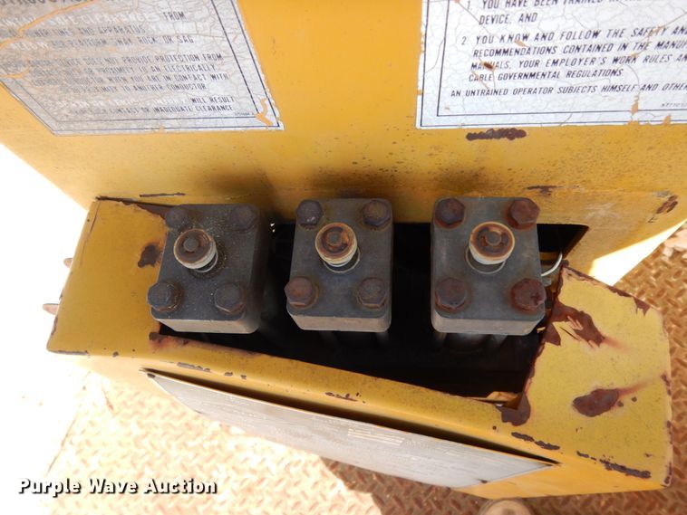 image for item DM2900 1988 Chevrolet C3500  bucket truck