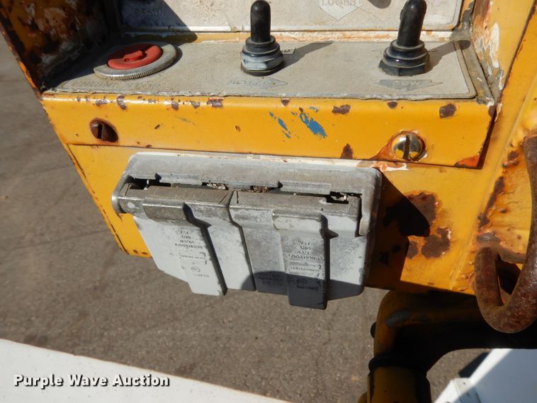 image for item DM2900 1988 Chevrolet C3500  bucket truck