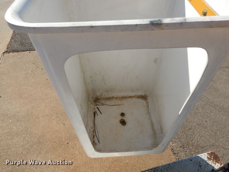 image for item DM2900 1988 Chevrolet C3500  bucket truck