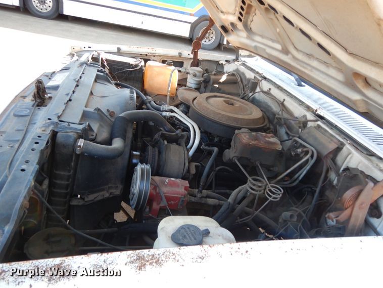 image for item DM2900 1988 Chevrolet C3500  bucket truck