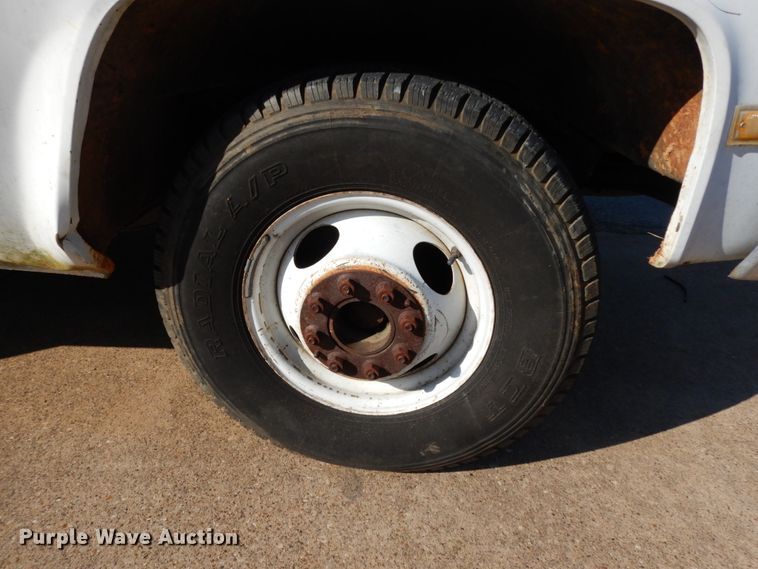 image for item DM2900 1988 Chevrolet C3500  bucket truck