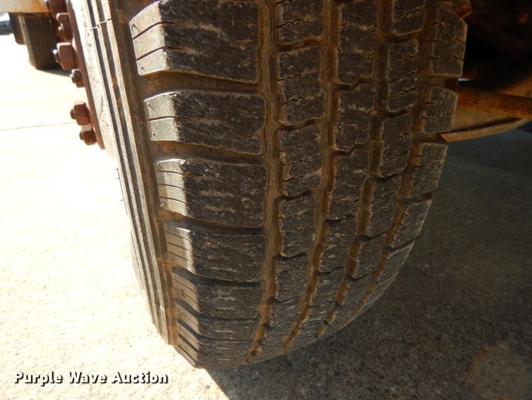 image for item DM2900 1988 Chevrolet C3500  bucket truck