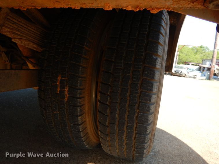 image for item DM2900 1988 Chevrolet C3500  bucket truck