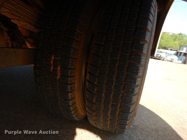 image for item DM2900 1988 Chevrolet C3500  bucket truck