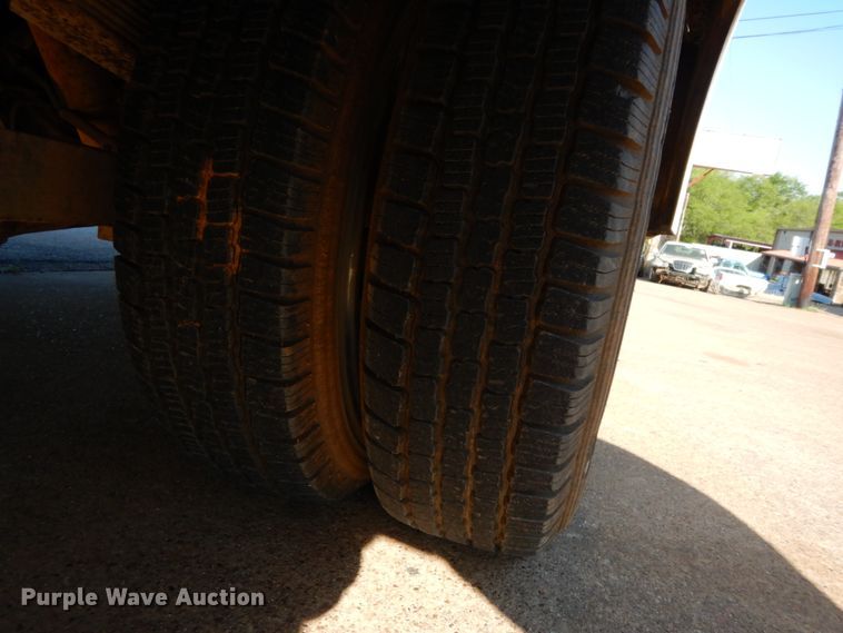 image for item DM2900 1988 Chevrolet C3500  bucket truck