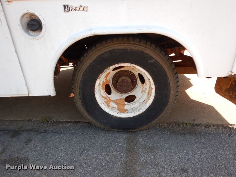 image for item DM2900 1988 Chevrolet C3500  bucket truck